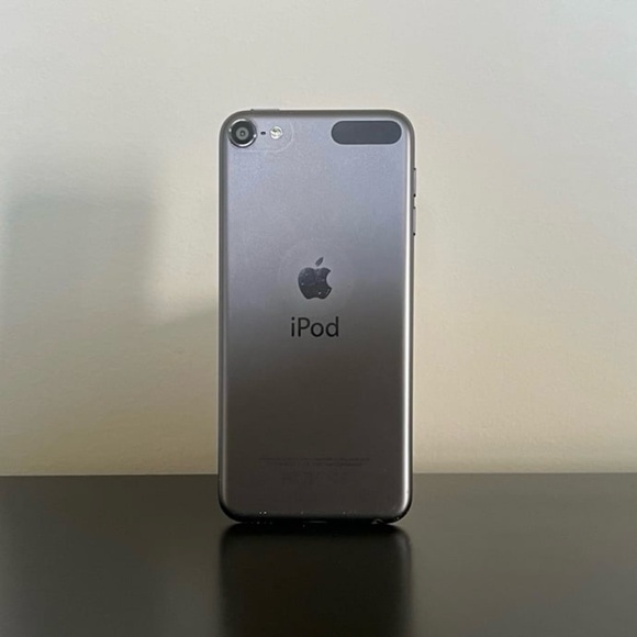 Apple | iPod Touch (6th Generation) Space Gray - 32GB - Picture 2 of 5